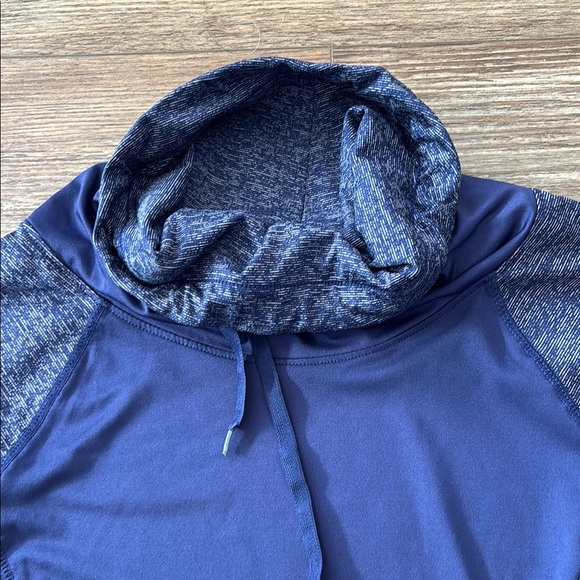 Reebok Women's Large Navy Blue Drawstring Cowl Neck Lightweight Running Pullover - Picture 4 of 13